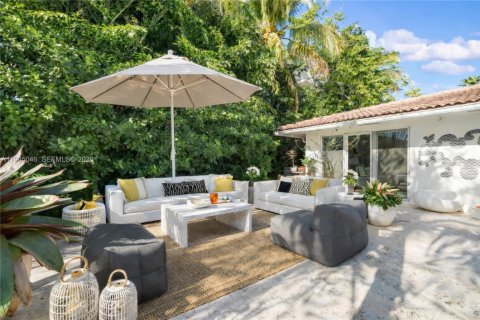 Купить виллу или дом в Норт-Майами-Бич, Флорида 4 спальни, 232.44м2, № 2026373 - фото 8