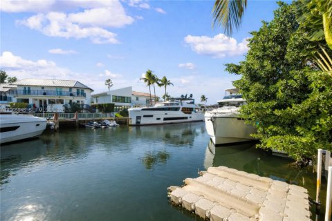 Купить виллу или дом в Норт-Майами-Бич, Флорида 4 спальни, 232.44м2, № 2026373 - фото 24