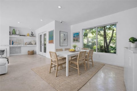 Купить виллу или дом в Норт-Майами-Бич, Флорида 4 спальни, 232.44м2, № 2026373 - фото 11