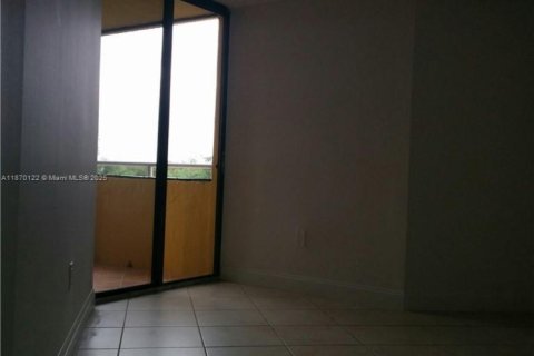 Condo in Miami, Florida, 1 bedroom  № 1895406 - photo 18
