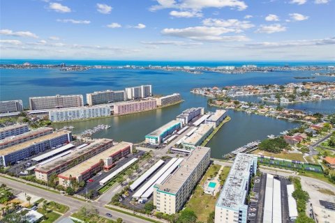 Copropriété à vendre à Gulfport, Floride: 1 chambre, 98.48 m2 № 1775014 - photo 29