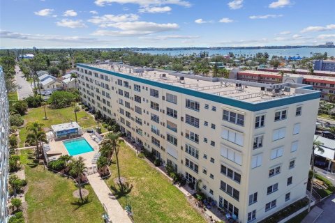 Copropriété à vendre à Gulfport, Floride: 1 chambre, 98.48 m2 № 1775014 - photo 1