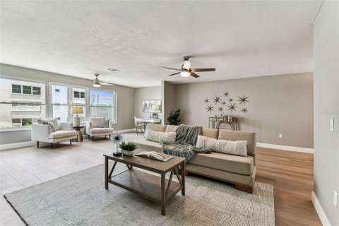 Copropriété à vendre à Gulfport, Floride: 1 chambre, 98.48 m2 № 1775014 - photo 14