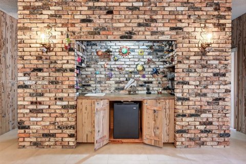 House in Cutler Bay, Florida 4 bedrooms, 255.11 sq.m. № 2044060 - photo 15