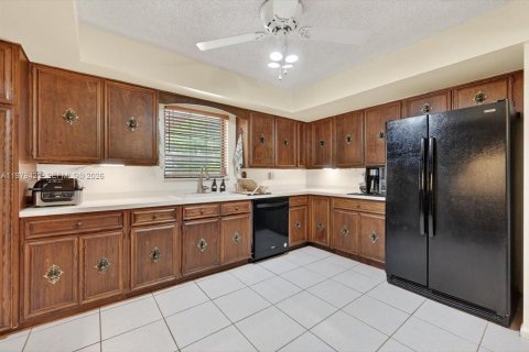 House in Cutler Bay, Florida 4 bedrooms, 255.11 sq.m. № 2044060 - photo 21