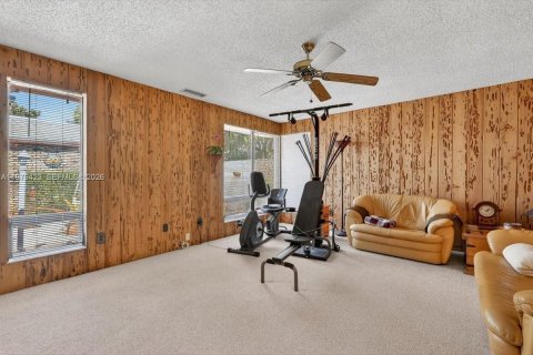 House in Cutler Bay, Florida 4 bedrooms, 255.11 sq.m. № 2044060 - photo 10