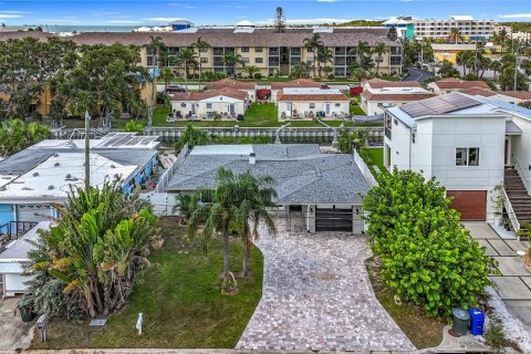 House in Dunedin, Florida 3 bedrooms, 106 sq.m. № 1918111 - photo 6
