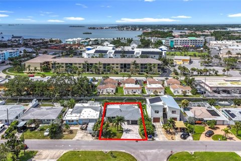 House in Dunedin, Florida 3 bedrooms, 106 sq.m. № 1918111 - photo 3