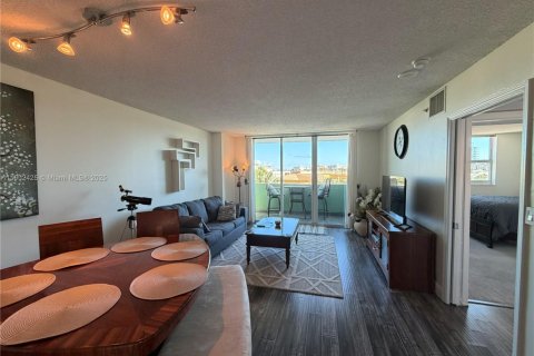 Condo in Miami Beach, Florida, 1 bedroom  № 1953851 - photo 3