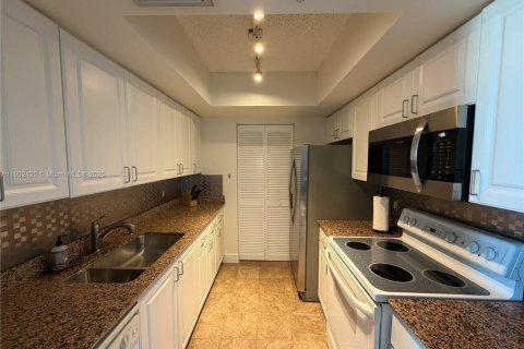 Condo in Miami Beach, Florida, 1 bedroom  № 1953851 - photo 4