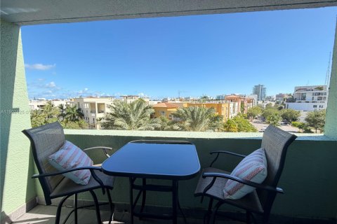 Condo in Miami Beach, Florida, 1 bedroom  № 1953851 - photo 5