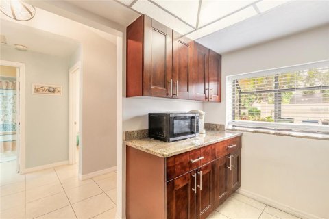 Купить таунхаус в Дейтона-Бич, Флорида 6 комнат, 99.59м2, № 1800347 - фото 10