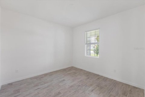 House in Tavares, Florida 4 bedrooms, 221.11 sq.m. № 1759827 - photo 2