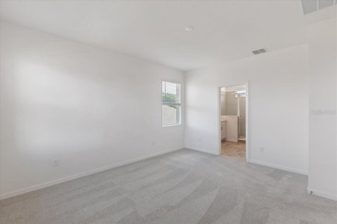 House in Tavares, Florida 4 bedrooms, 221.11 sq.m. № 1759827 - photo 6