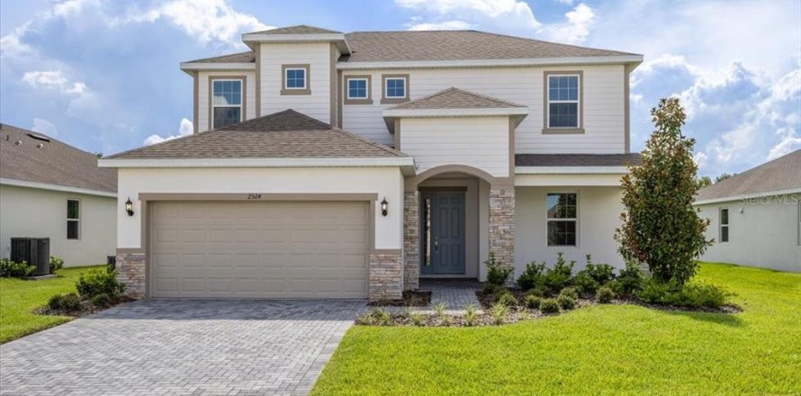 House in Tavares, Florida 4 bedrooms, 221.11 sq.m. № 1759827