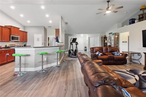 Casa en venta en Haines City, Florida, 4 dormitorios, 230.68 m2 № 1793192 - foto 5