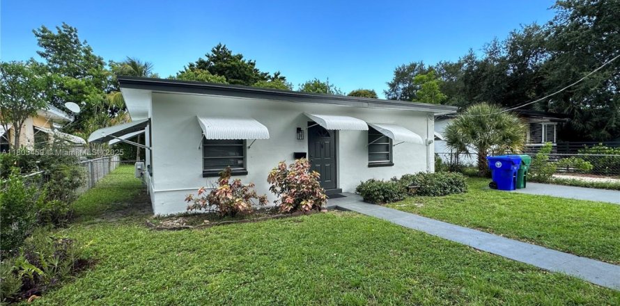Villa ou maison à Miami, Floride 2 chambres, 71.35 m2 № 1741399