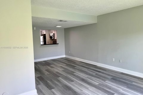 Townhouse in Sunrise, Florida 2 bedrooms, 83.43 sq.m. № 1996147 - photo 15