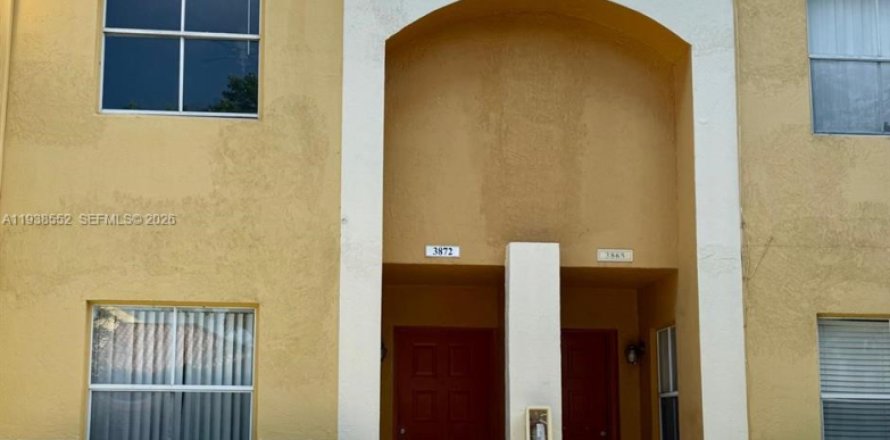 Townhouse in Sunrise, Florida 2 bedrooms, 83.43 sq.m. № 1996147