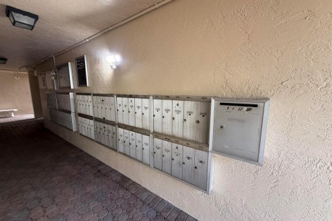Купить кондоминиум в Лодердейл-Лейкс, Флорида 3 комнаты, 66.98м2, № 2243249 - фото 24