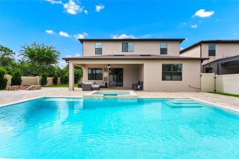 House in Orlando, Florida 5 bedrooms, 331.94 sq.m. № 2296559 - photo 2