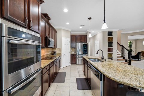 House in Orlando, Florida 5 bedrooms, 331.94 sq.m. № 2296559 - photo 11