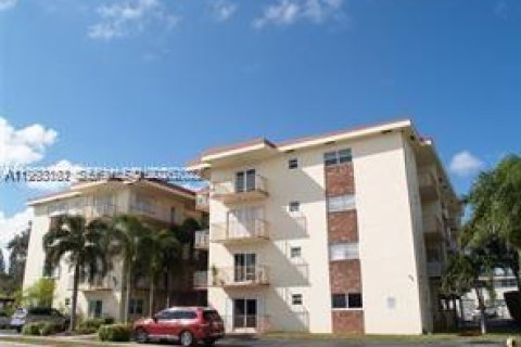 Condo in Hollywood, Florida, 1 bedroom № 2255754