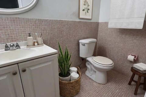 Condo in Hollywood, Florida, 1 bedroom  № 2255754 - photo 16