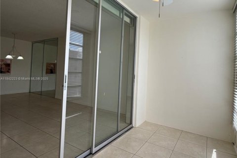 Condominio en venta en Sunrise, Florida, 1 dormitorio, 59.46 m2 № 1834221 - foto 16