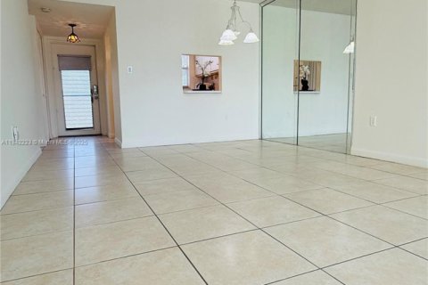 Condominio en venta en Sunrise, Florida, 1 dormitorio, 59.46 m2 № 1834221 - foto 8