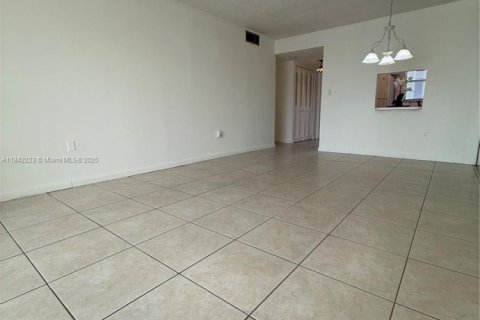 Condominio en venta en Sunrise, Florida, 1 dormitorio, 59.46 m2 № 1834221 - foto 5