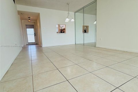 Condominio en venta en Sunrise, Florida, 1 dormitorio, 59.46 m2 № 1834221 - foto 9