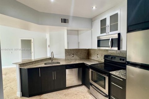 Снять в аренду кондоминиум в Корал-Спрингс, Флорида 2 спальни, 91.42м2, № 2003639 - фото 2