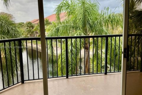 Снять в аренду кондоминиум в Корал-Спрингс, Флорида 2 спальни, 91.42м2, № 2003639 - фото 5