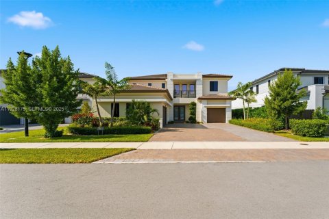 Villa ou maison à vendre à Miami, Floride: 5 chambres, 391.3 m2 № 1987413 - photo 3