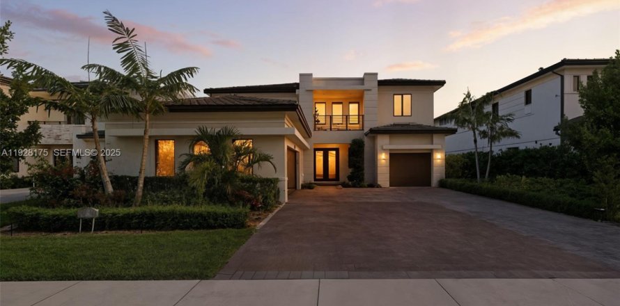 Villa ou maison à Miami, Floride 5 chambres, 391.3 m2 № 1987413