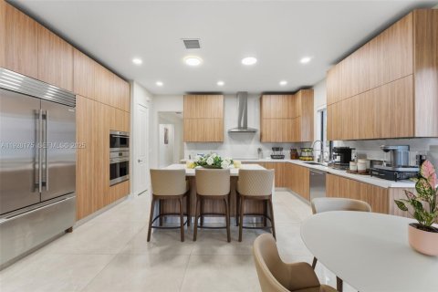 Villa ou maison à vendre à Miami, Floride: 5 chambres, 391.3 m2 № 1987413 - photo 16