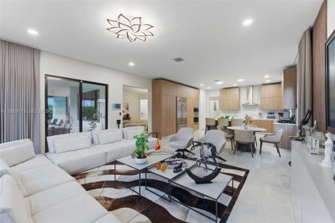 Villa ou maison à vendre à Miami, Floride: 5 chambres, 391.3 m2 № 1987413 - photo 10