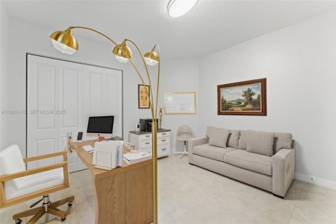 Villa ou maison à vendre à Miami, Floride: 5 chambres, 391.3 m2 № 1987413 - photo 20