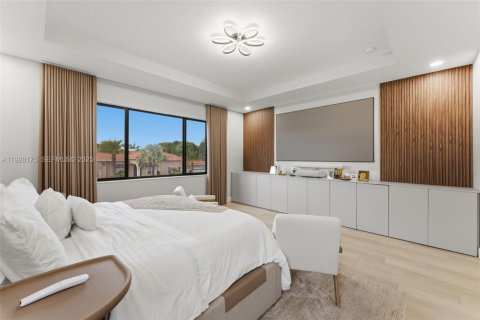 Villa ou maison à vendre à Miami, Floride: 5 chambres, 391.3 m2 № 1987413 - photo 24