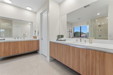 Villa ou maison à vendre à Miami, Floride: 5 chambres, 391.3 m2 № 1987413 - photo 26