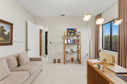 Villa ou maison à vendre à Miami, Floride: 5 chambres, 391.3 m2 № 1987413 - photo 19