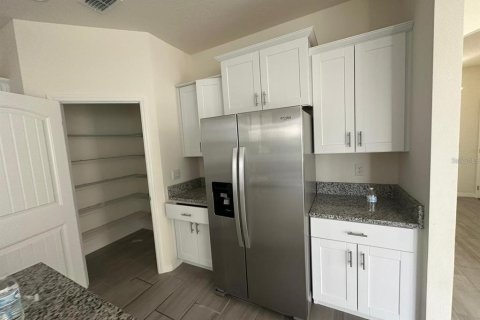 House in Winter Garden, Florida 4 bedrooms, 230.77 sq.m. № 1843175 - photo 6