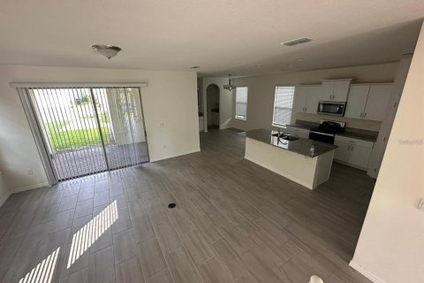 House in Winter Garden, Florida 4 bedrooms, 230.77 sq.m. № 1843175 - photo 3