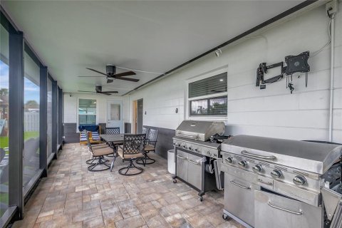 House in Redington Shores, Florida 3 bedrooms, 150.87 sq.m. № 1909832 - photo 21