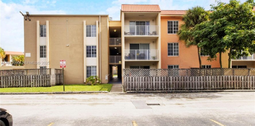 Condo à Doral, Floride, 2 chambres № 1982400