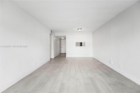 Copropriété à louer à Doral, Floride: 2 chambres, 96.62 m2 № 1982400 - photo 13