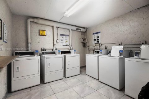 Copropriété à louer à Doral, Floride: 2 chambres, 96.62 m2 № 1982400 - photo 25