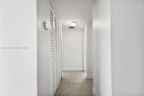 Copropriété à louer à Doral, Floride: 2 chambres, 96.62 m2 № 1982400 - photo 24