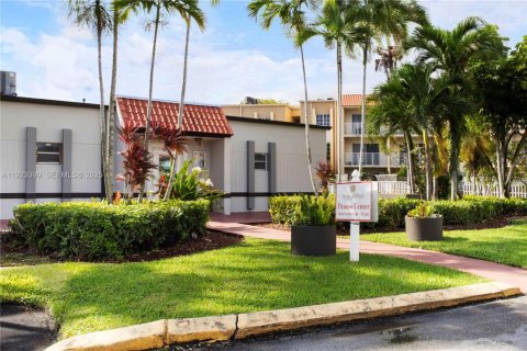 Copropriété à louer à Doral, Floride: 2 chambres, 96.62 m2 № 1982400 - photo 29